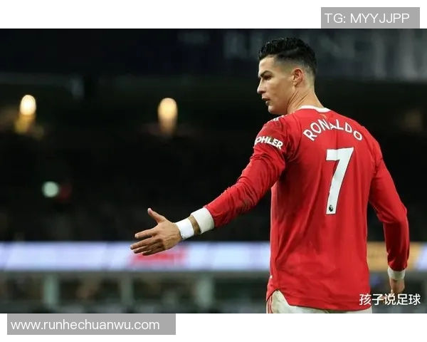 足球明星大胡子背后的传奇故事与赛场风云变幻 足球明星大胡子背后的传奇故事与赛场风云变幻